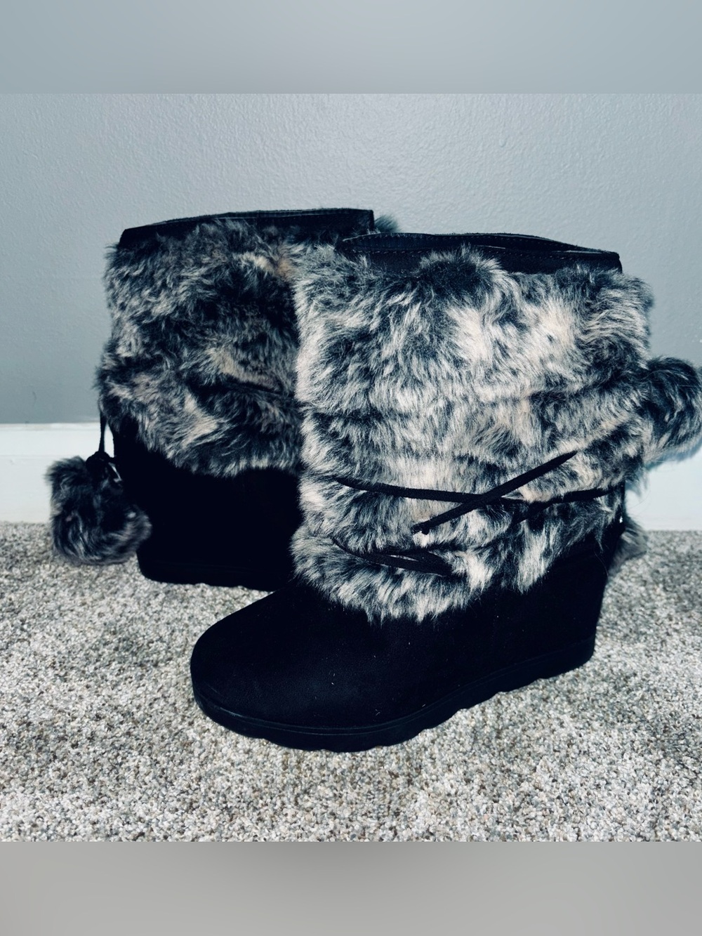 Women's Black Faux-Fur Winter Booties
